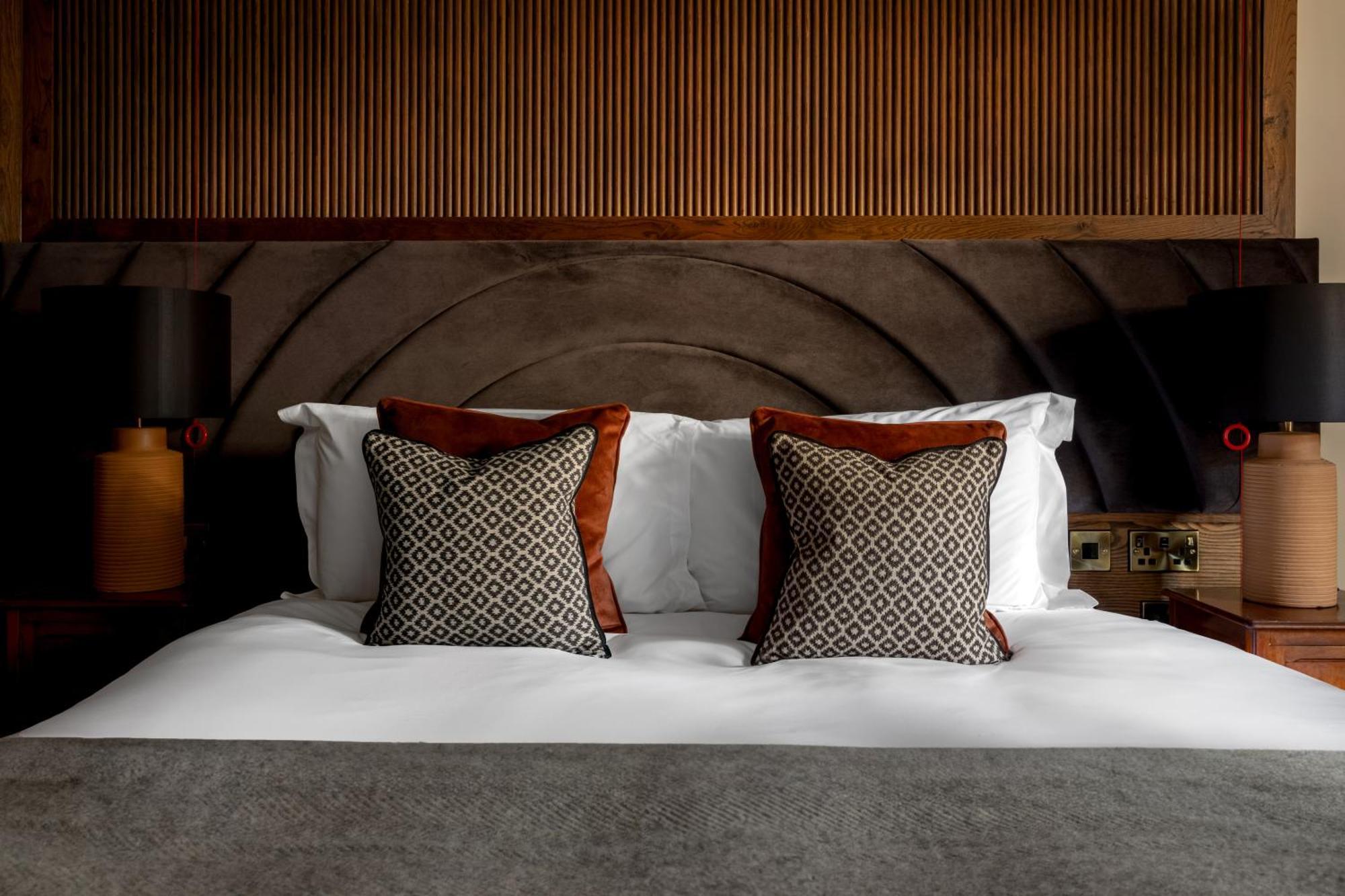 Teller'S Arms Hotel Farnham  Bagian luar foto