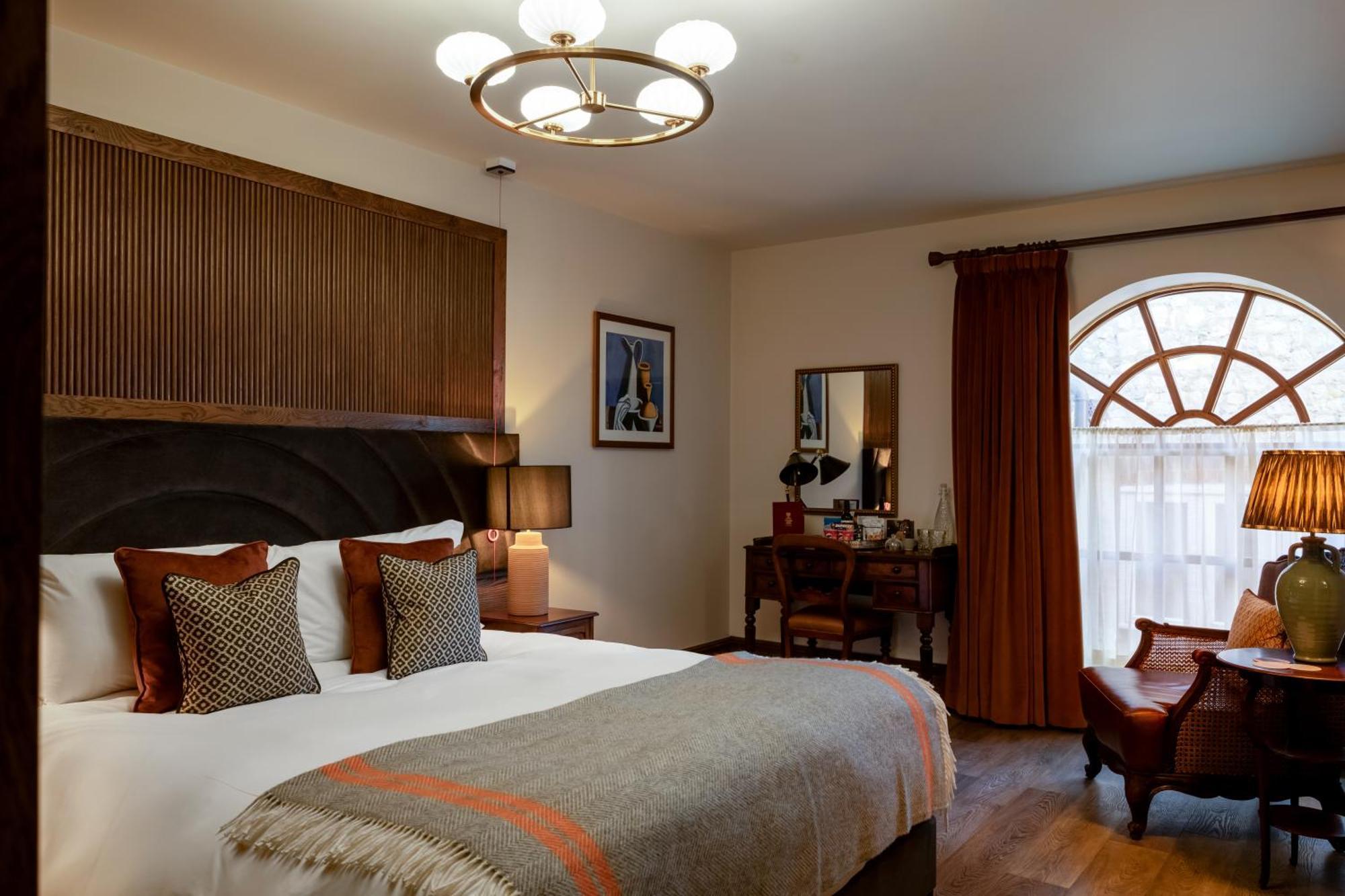 Teller'S Arms Hotel Farnham  Bagian luar foto