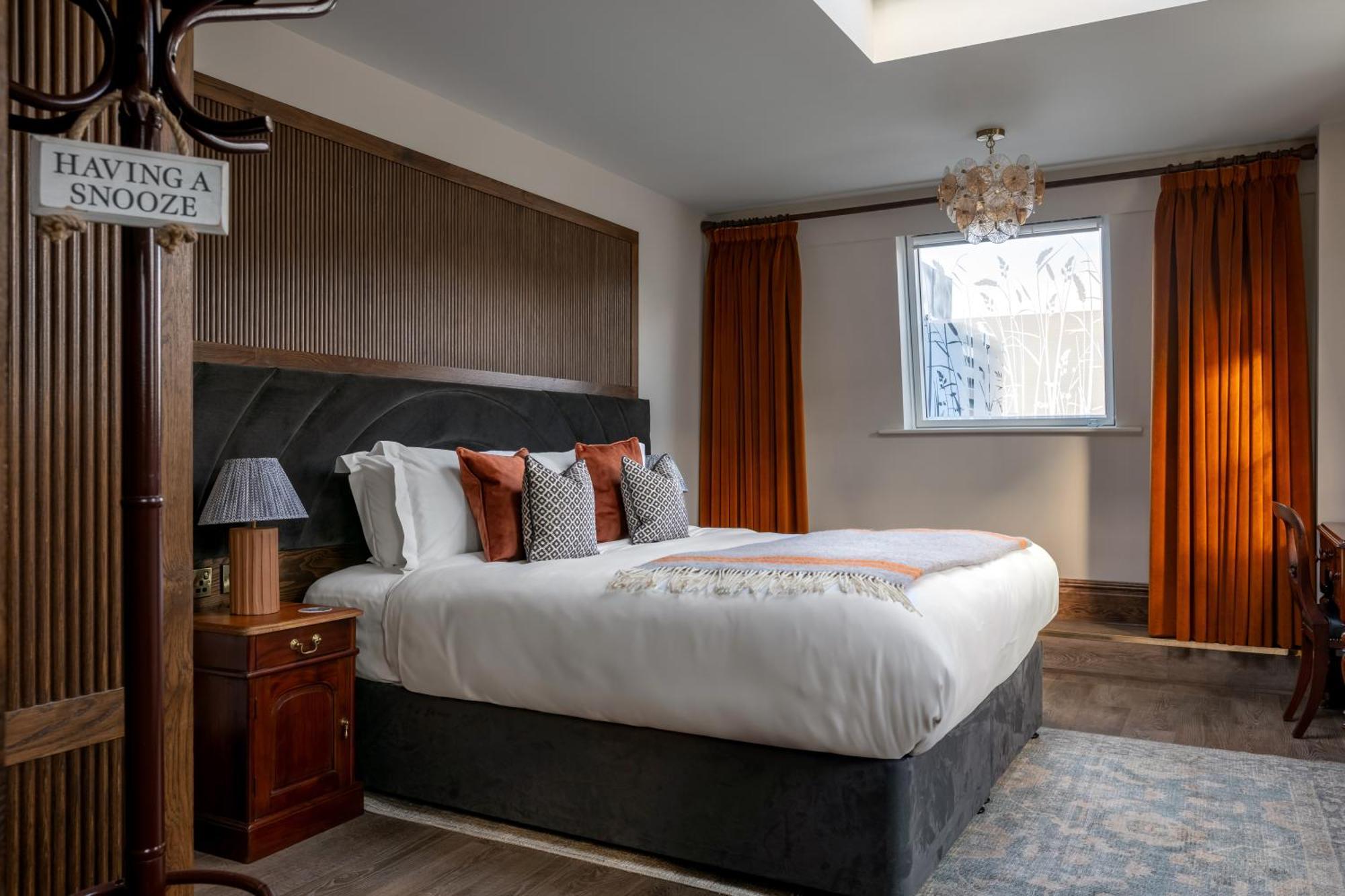 Teller'S Arms Hotel Farnham  Bagian luar foto